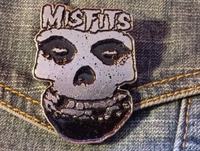MISFITS horror punk pin metalowy przypinka
