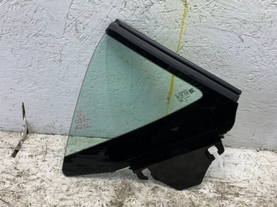 Aston martin db11 cabrio скло правий задня фото №1