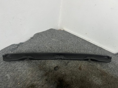 Bmw x1 f48 lci рестайлінг  2.0d молдинг захист жабо оригінал фото №1