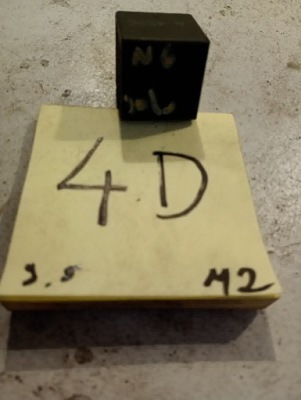 Volvo v40 100 реле насоса пального фото №1