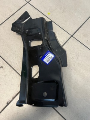 Volvo v60 ii 18- kombi element поперечина заднего внутренний панель фары фото №1