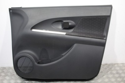 Обшивка двері правий перед toyota urban cruiser фото №1