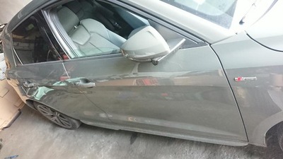 Audi a1 82a двері праве задні lx7g фото №1