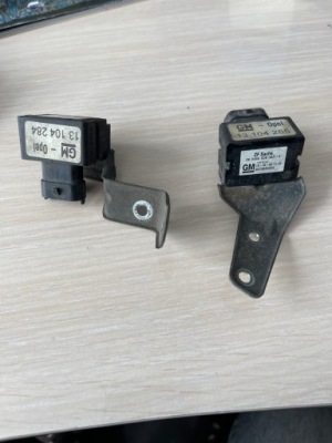 Opel astra h датчик ids 13104284 фото №1