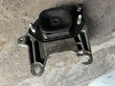 112278161r подушка двигателя trafic iii 1.6dci фото №1