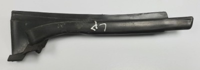 Молдинг жабо ліва mercedes w201 190 2018360102 фото №1