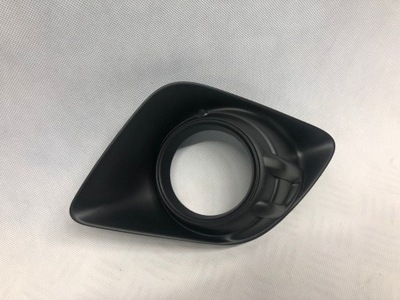 Mitshubishi asx права решітка бампера протитуманної фари 8321a384 фото №1