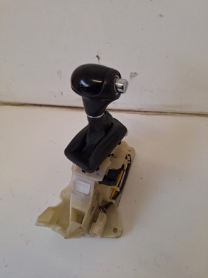 Домкрат передач kia ceed ii 12- europa автоматична коробка передач оригінальний номер 46700-a2200kb фото №1