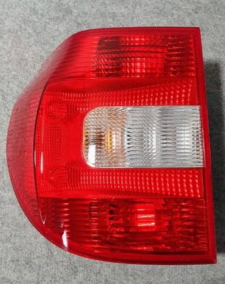 SKODA YETI FARO PARTE TRASERA IZQUIERDA CON 5L0945095 ORIGINAL  