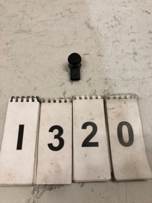 Volvo c30 c70 s60cc s80 v40 датчик паркування pdc фото №1