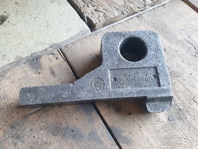 Пінополістирол багажника audi q5 8r0857177 фото №1