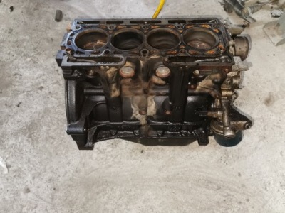 Блок dół двигателя 1.2 16v d4f772 sandero ii logan фото №1