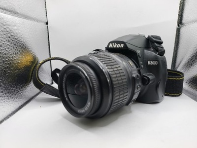 Lustrzanka Aparat Nikon D3000 Obiektyw Nikkor 18-55