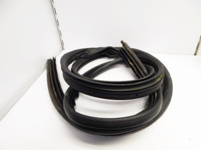 Almera tino 5d прокладка дверь перед правая фото №1