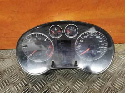 Лічильник приладова панель audi a3 8p оригінальний номер 8p0920930q фото №1