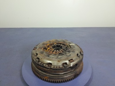 Lexus is ii 2.2 2adfhv 177 km зчеплення колесо двомасовий двомасовий маховик фото №1