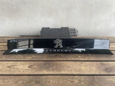 Peugeot 5008 ii 16- накладка молдинг кришки задній фото №1