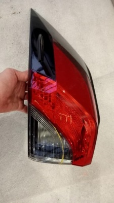 Лампа левый задняя toyota rav4 v 81560-42230 фото №1