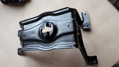 A4 b9 8w кронштейн колеса запасного 8w0802415 a5 8w фото №1