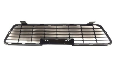 Решітка впуск решітка радіатора нижня решітка toyota hilux 2015- фото №1