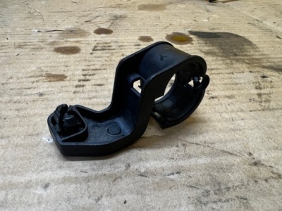 Кронштейн кронштейн трубка кондиционера audi a8 d5 фото №1