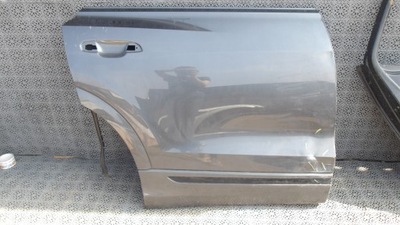 Двері праве задні audi q8 фото №1