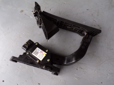 Потенциометр газа hyundai ix35 14r 32700-2s000 фото №1