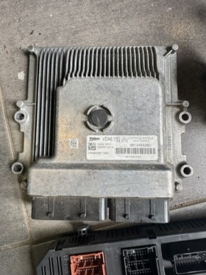 Peugeot 2008 2 2019 блок управления / модуль ecu 9813454380 фото №1