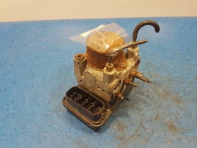 Toyota rav4 ii 2.0 d4d насос abs 44510-42080 фото №1