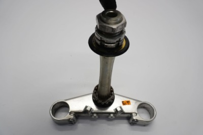 YAMAHA YZF-R6 RJ05 RJ09 03-05 ПОЛИЦЯ НИЖНЯ 