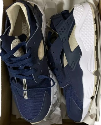 NIKE AIR HUARACHE R. 38