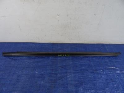 Молдинг ущільнювач двері mercedes w247 ліва задня фото №1