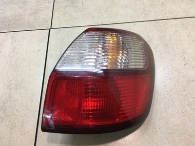Лампа правий задня subaru legacy iii kombi фото №1