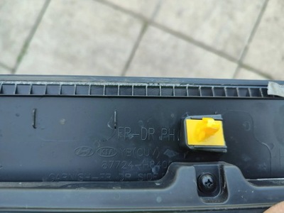 Молдинг дверь передних перед правая kia stonic lift фото №1