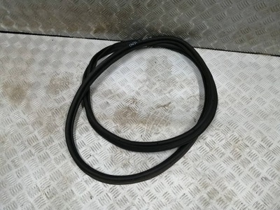 Dacia duster ii прокладка крышки багажника фото №1