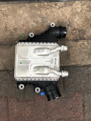 Jaguar e pace 2.0 d интеркулер радиатор фото №1