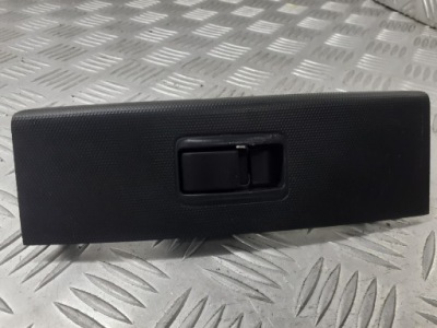 Панель скло правий перед toyota corolla verso 74231-0f030 фото №1