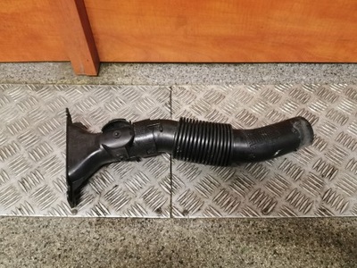 Воздухозаборник труба воздуха citroen peugeot 9806604180 фото №1
