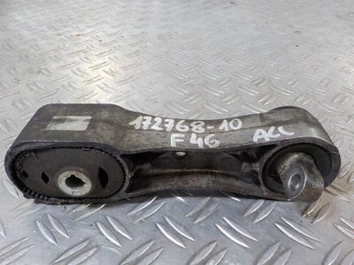 Bmw 2 f46 17- кронштейн подушка 172768-10 фото №1