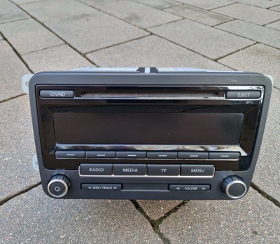 RADIO CD MP3 VW GOLF POLO TOURAN PASSAT OTROS 5M0035186J CON CÓDIGO  