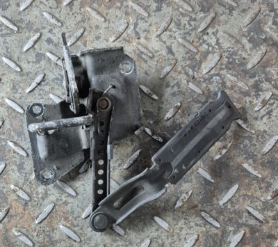 Замок засов капот audi a6 c5 4b0823480c фото №1