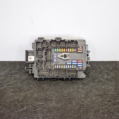 Tesla model x 2017 коробка запобіжників / комплект фото №1