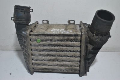 Радиатор интеркулер vw golf 3 1h0145805b фото №1