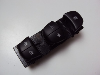 Панель окон левый перед renault koleos ii 2016- фото №1