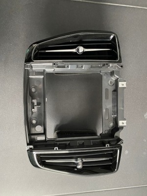 Volvo xc60 ii 2018 2019 рамка радіо повітроводи ґрати фото №1