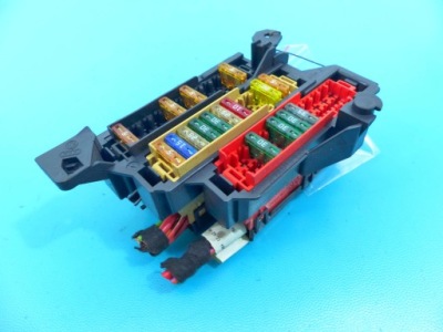 Коробка запобіжників audi a4 b8 8k0971845 фото №1