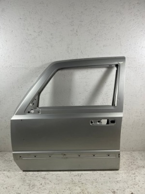 Дверь водителя левый перед jeep commander фото №1