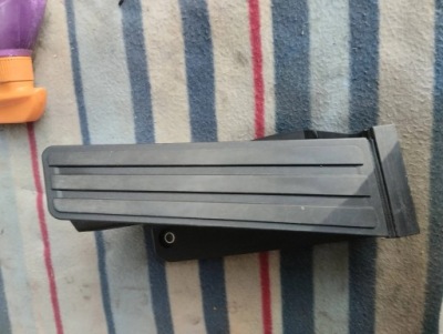 Porsche taycan педаль газа фото №1