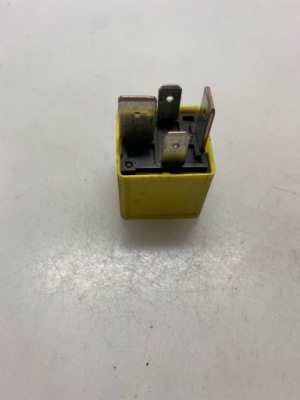 Реле opel 90226846 фото №1