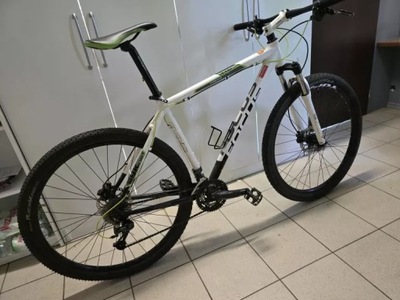 ROWER FOCUS BLACK FOREST L 29'' OPIS